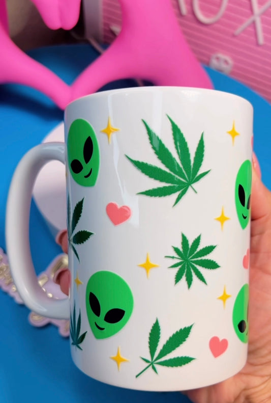 Alien loves Weed